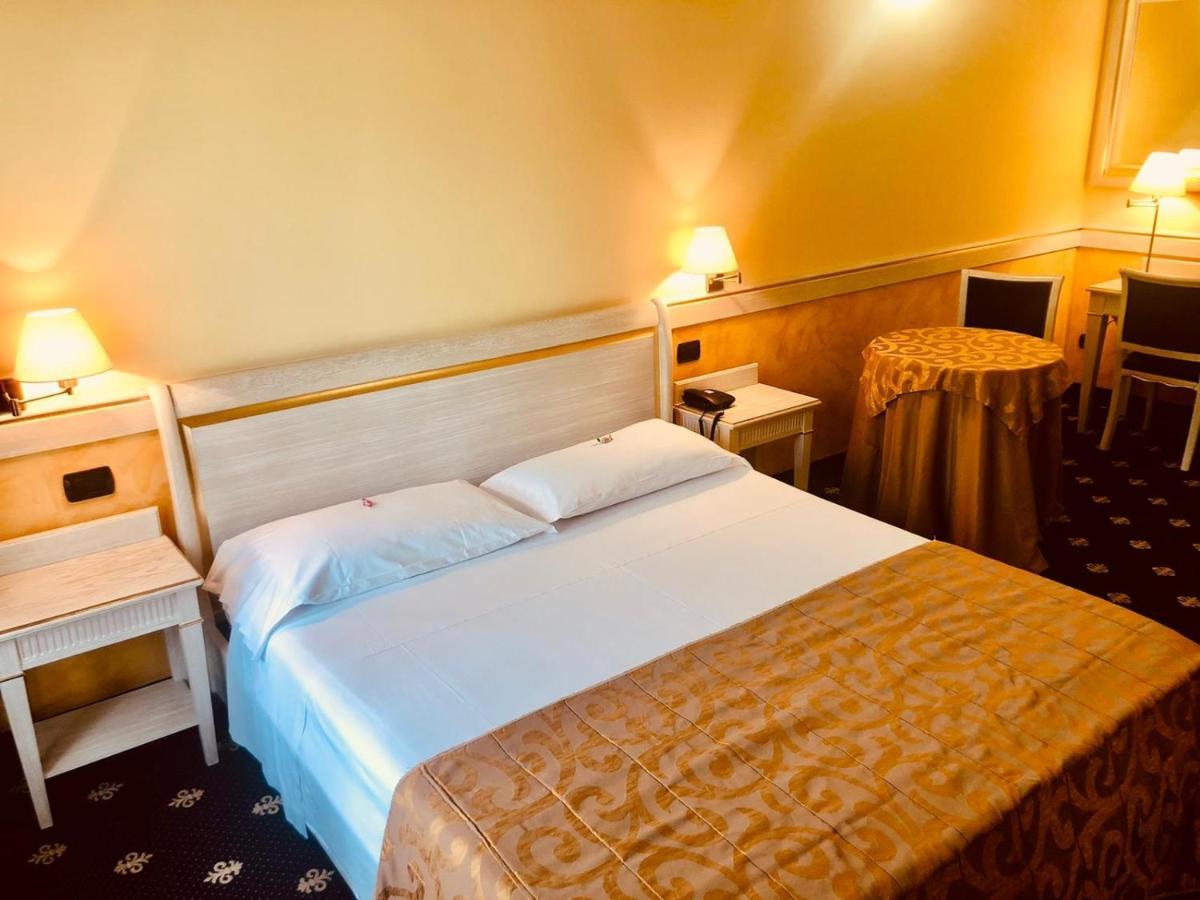 Motel Malpensa Inn & Hotel-Airport Case Nuove  Eksteriør bilde